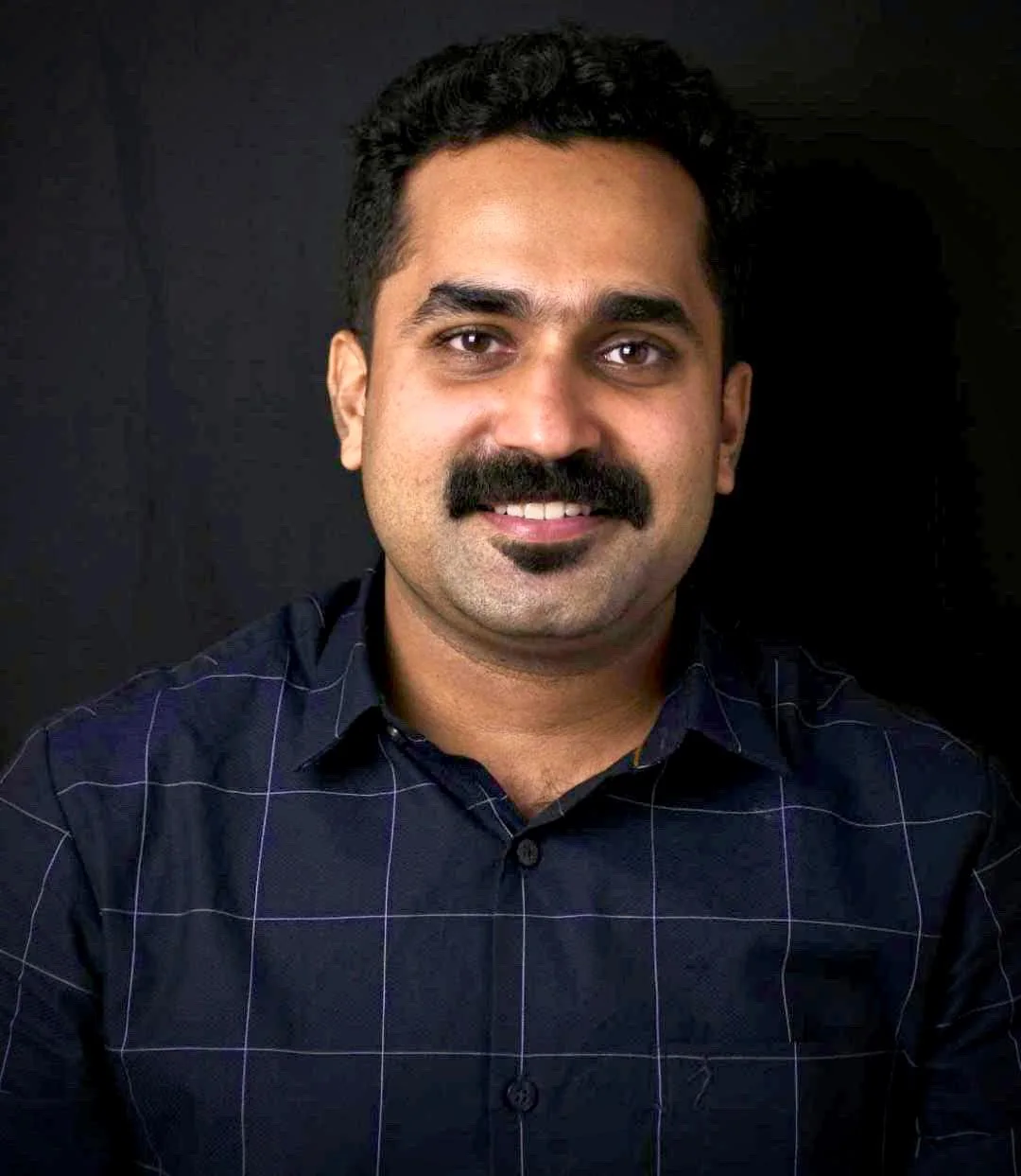 Dr. Rohit Manangat